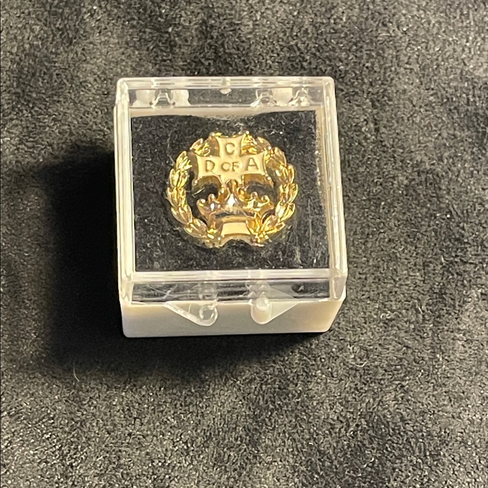 Catholic Daughters of America - History gold Pin